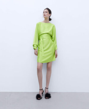 Vestido asimétrico corto