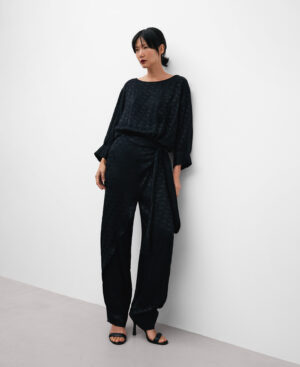 Mono largo escote barco negro