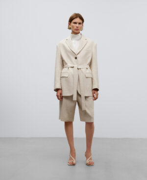 Total look monocolor bermudas