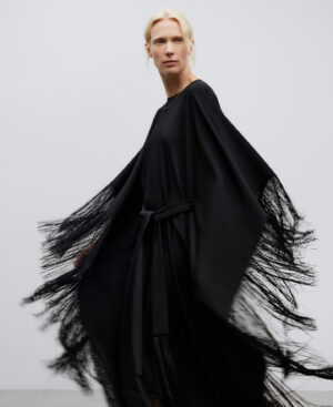 Vestido túnica negro con flecos mujer